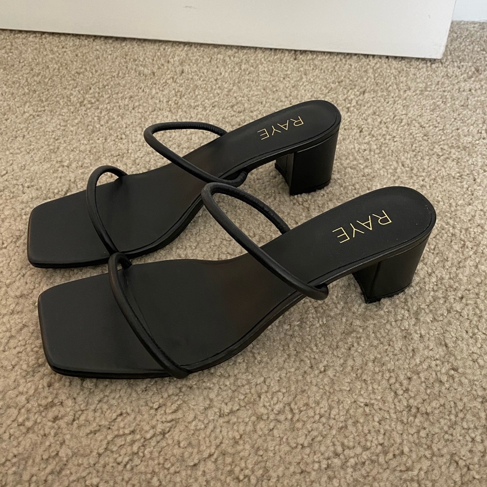 NWT Raye Etienne Heel size 10